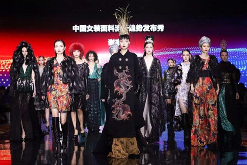 深度融合智能科技，18/19秋冬中國(guó)女裝面料流行趨勢(shì)在柯橋發(fā)布！